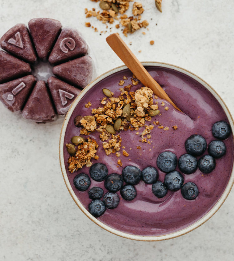 How to Get the Ultimate Smoothie Bowl Texture